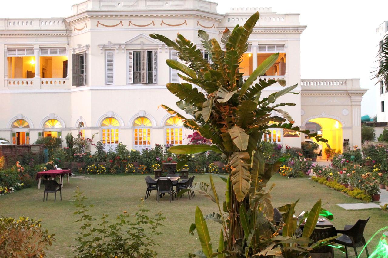 Hotel Surya, Kaiser Palace Váránasí Exteriér fotografie